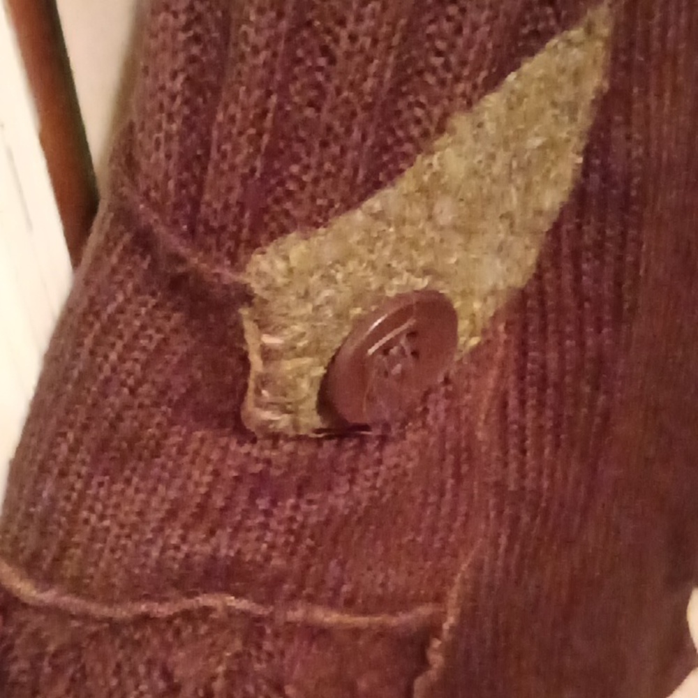 Sweater - Picture 4 of 5
